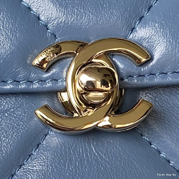 First Bag Ru BOX BAG CHANEL SMALL 0724